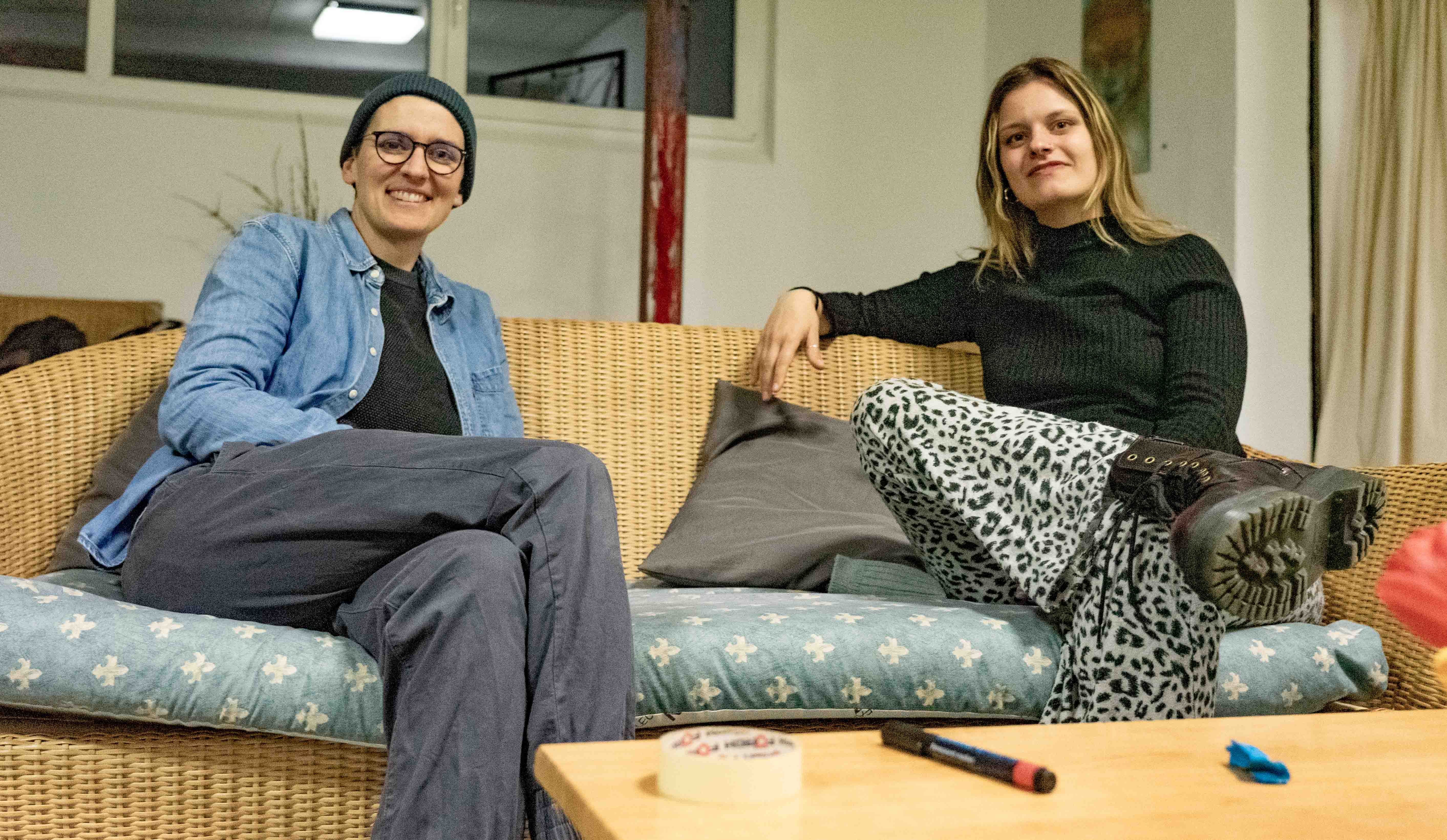 Dr* Joh Sarre (links) und Moderatorin Pauline Faßbender trafen sich nach dem Rundgespräch im Schopf2 noch zu einem Schopf2Magazin-Audio-Gespräch. Foto: Arne Bicker