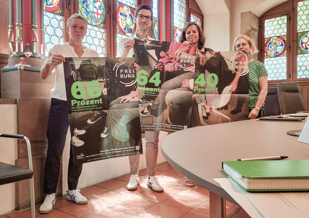 Drei Plakate für die neue Kampagne "Nicht okay. Nicht egal. Nicht deine Schuld“. Foto: Arne Bicker